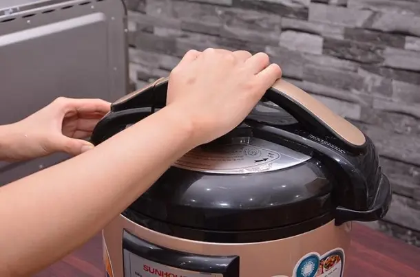 Hướng dẫn cách sử dụng nồi áp suất điện an toàn