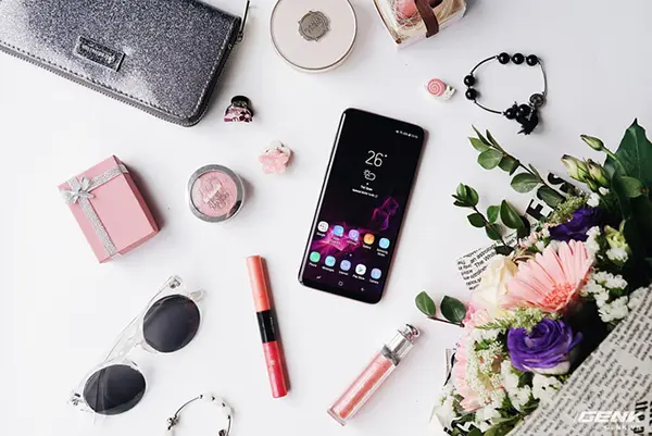 4 smartphone tràn viền đáng sở hữu dành cho những người ghét “tai thỏ”