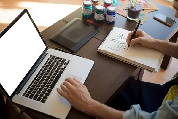 Kinh nghiệm chọn mua laptop cho tân sinh viên mùa tựu trường