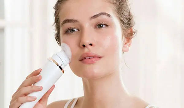 Máy rửa mặt mang lại lợi ích gì cho làn da khi sử dụng?