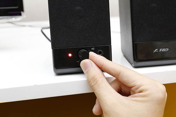Cách kết nối tivi với loa qua jack cắm 3.5 mm