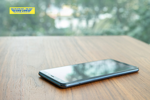 Đánh giá Galaxy A7 (2018): Tiếp cận gần hơn đến phân khúc cao cấp