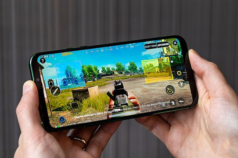 Chiến game cực đã với điện thoại màn hình 120Hz