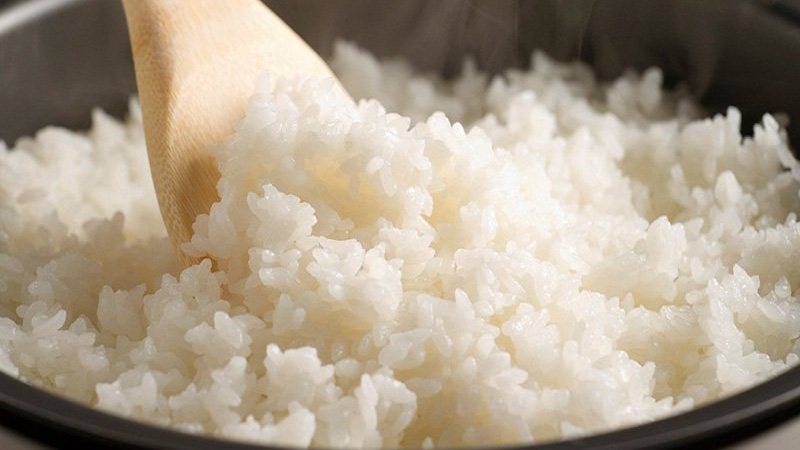 Cơm nấu bằng nồi áp suất sẽ dẻo hơn