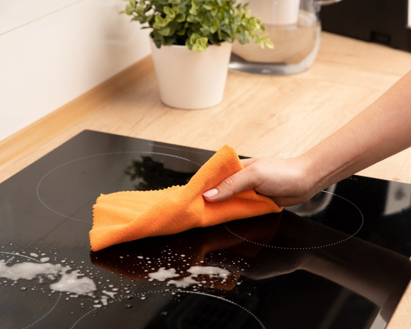 Giữ mặt kính bếp từ bền đẹp