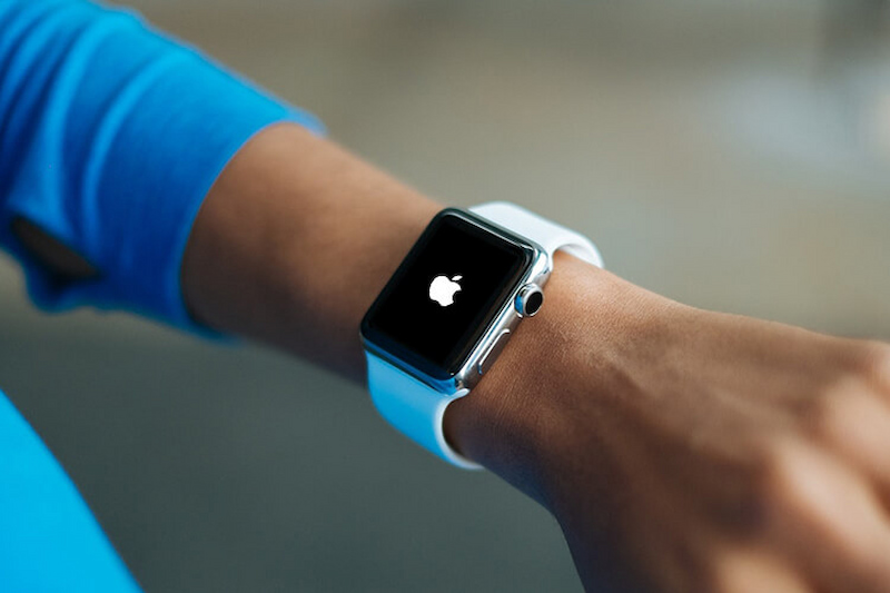 Khởi động lại và kiểm tra Apple Watch sai giờ