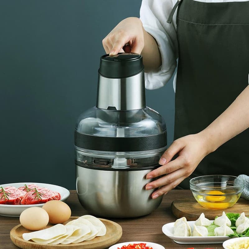 Lắp máy xay thịt vào vị trí như cũ