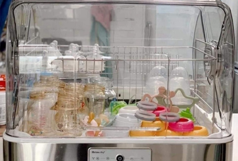 Máy sấy chén diệt khuẩn đồ dùng của trẻ nhỏ