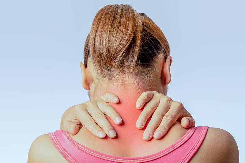 Mỏi cổ là tình trạng phổ biến mọi người thường gặp
