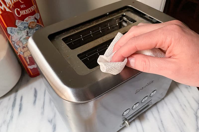Nên vệ sinh máy sau mỗi lần sử dụng