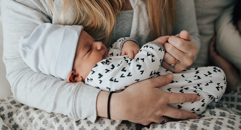 Những lưu ý giúp trẻ sơ sinh nằm quạt hơi nước an toàn