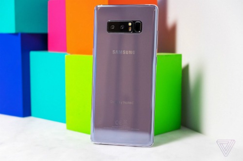 Galaxy Note 8 trên thị trường quốc tế có giá khởi điểm là 930 USD