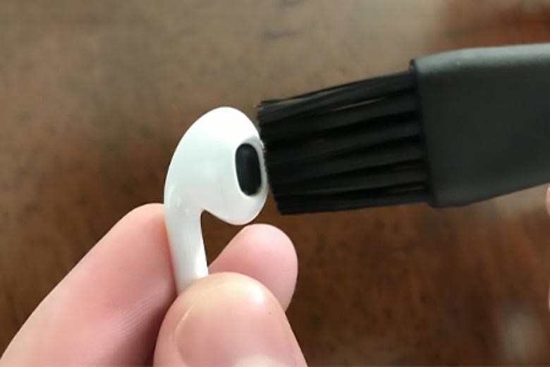 Cách vệ sinh Airpod