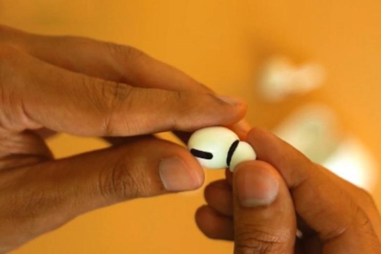 Cách vệ sinh Airpod