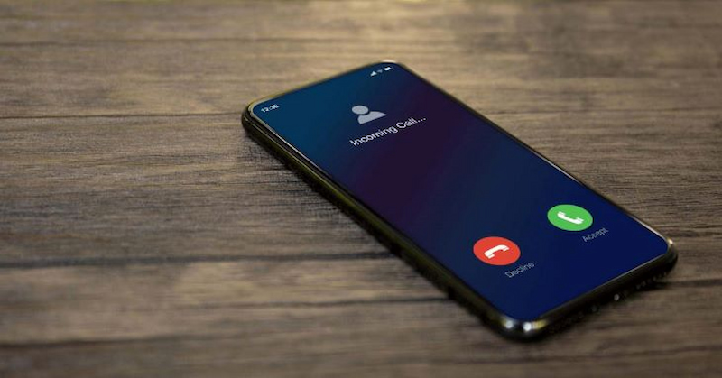 iPhone có khả năng nghe gọi, nhắn tin SMS thông thường