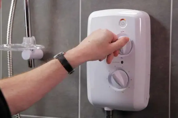Cách sử dụng máy nước nóng tiết kiệm và an toàn