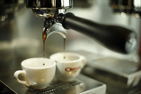 Kinh nghiệm chọn mua máy pha cà phê cho quán café nhỏ