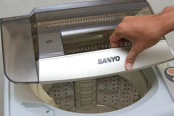 Nguyên nhân và cách khắc phục lỗi máy giặt Aqua (Sanyo) không vắt