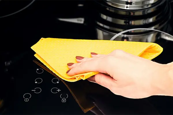 Bí kíp vệ sinh mặt kính bếp từ bằng Baking Soda 