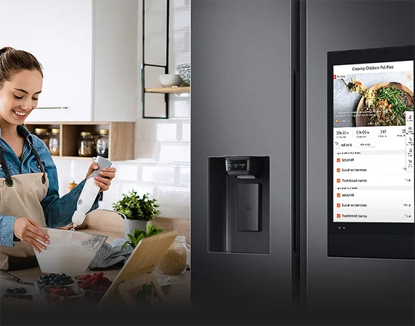 Tủ lạnh thông minh đi kèm màn hình nhìn xuyên thấu lớn