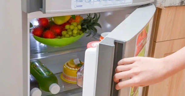 Quên đóng cửa tủ lạnh tốn bao nhiên điện và có sao không?