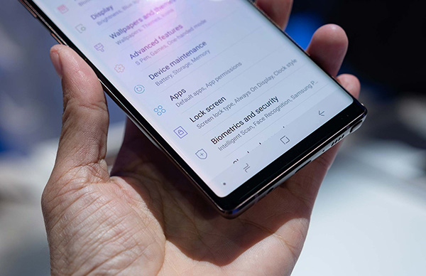 Samsung Galaxy Note 9 chính thức ra mắt: màn hình 6,4 inch, RAM 8GB, bộ nhớ 512GB, Pin 4000mAh