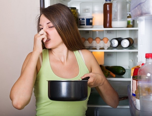  Mùi hôi tủ lạnh thường xuất phát từ thức ăn ôi thiu