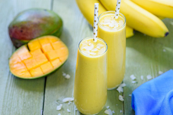Sinh tố chuối xoài có tác dụng cải thiện vóc dáng.