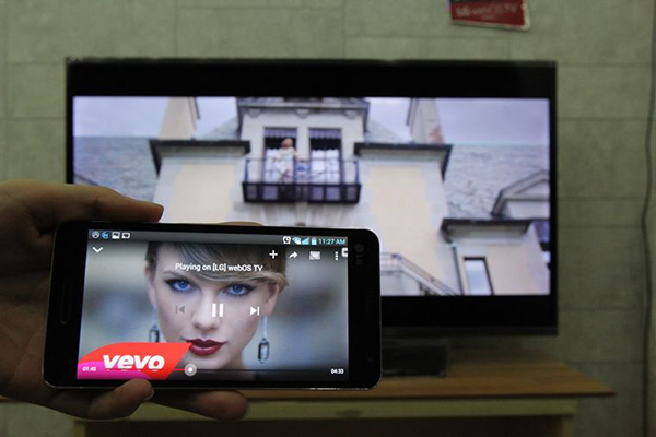 Hướng dẫn cách chia sẻ video YouTube từ điện thoại, máy tính bảng, laptop lên Smart tivi