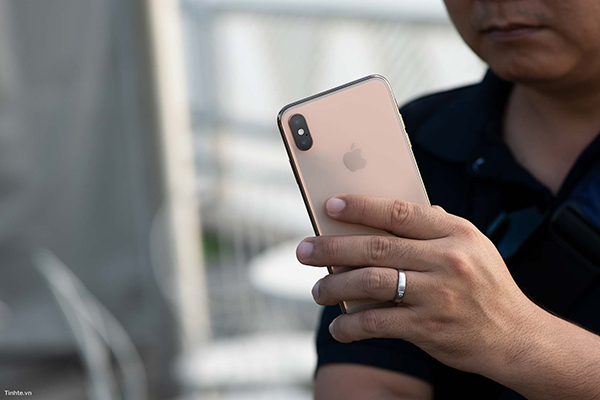 Mở hộp, đánh giá nhanh iPhone Xs Max tại Việt Nam: Camera tốt hơn, màn hình kích thước lớn, thiết kế sang trọng