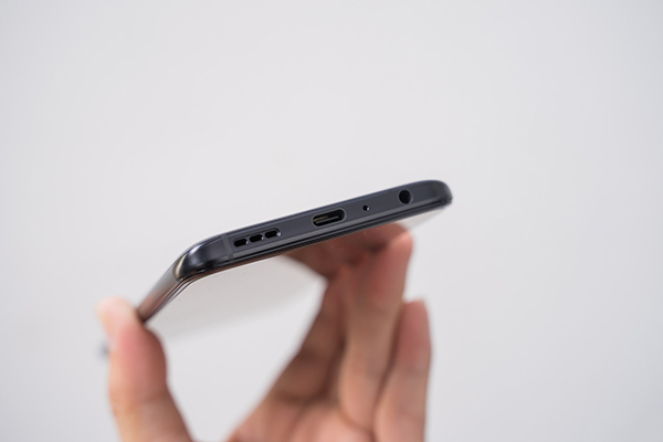 "Đập hộp" Oppo Reno 2 - Làn gió mới trong phân khúc smartphone cận cao cấp?