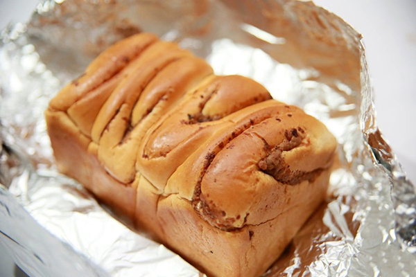Mẹo đơn giản và hiệu quả nhất để hâm nóng bánh mì trong lò vi sóng