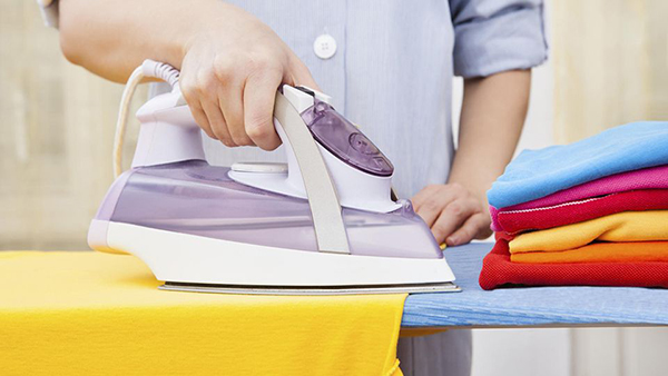 Ủi quần áo không lo cháy? Bí quyết là đâu?