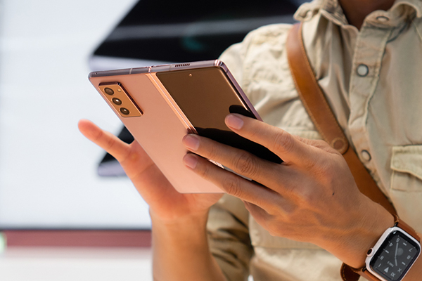 Galaxy Z Fold2 5G - Nâng tầm trải nghiệm selfie độc nhất cùng camera sau sắc nét