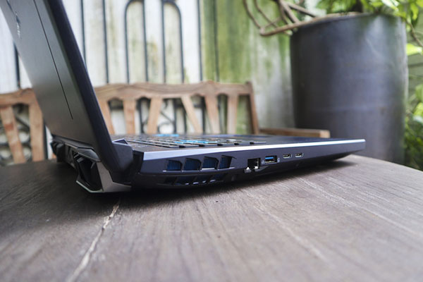 Cùng khám phá laptop chơi game chạy Core i9 đầu tiên trên thế giới của Acer