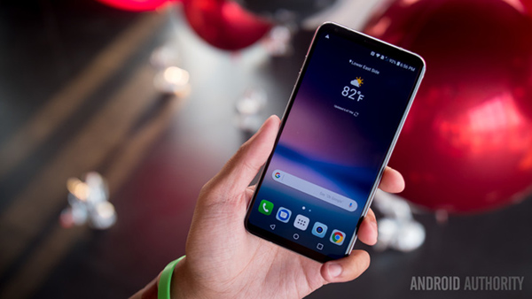 LG V30 đi kèm với 4 GB RAM