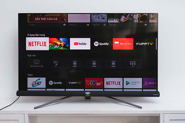 Nên mua tivi Toshiba hay tivi TCL
