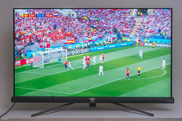 Nên mua tivi Toshiba hay tivi TCL