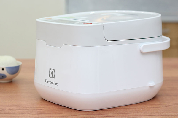 Nồi cơm điện Electrolux có tốt không