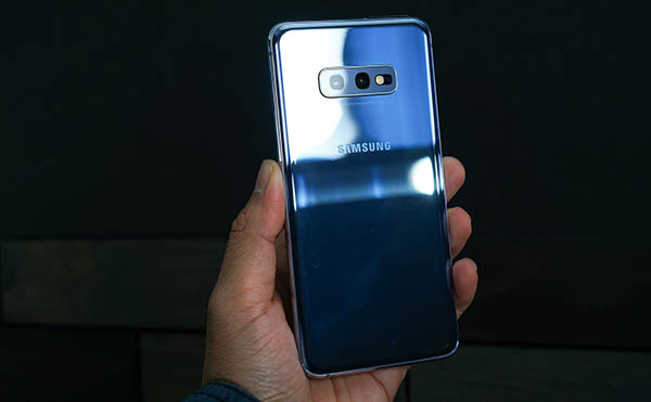 Samsung Galaxy S10/S10+ chính thức ra mắt:vân tay dưới màn hình, RAM 8GB, nhiều camera hơn 