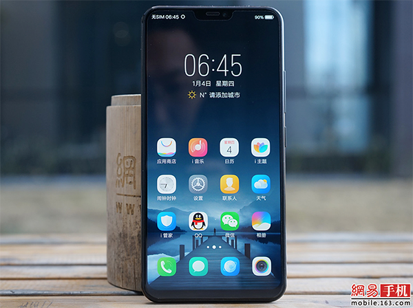 Vivo X21 chính thức được trình làng: cảm biến vân tay dưới màn hình, màn hình tai thỏ, trợ lý ảo Jovi