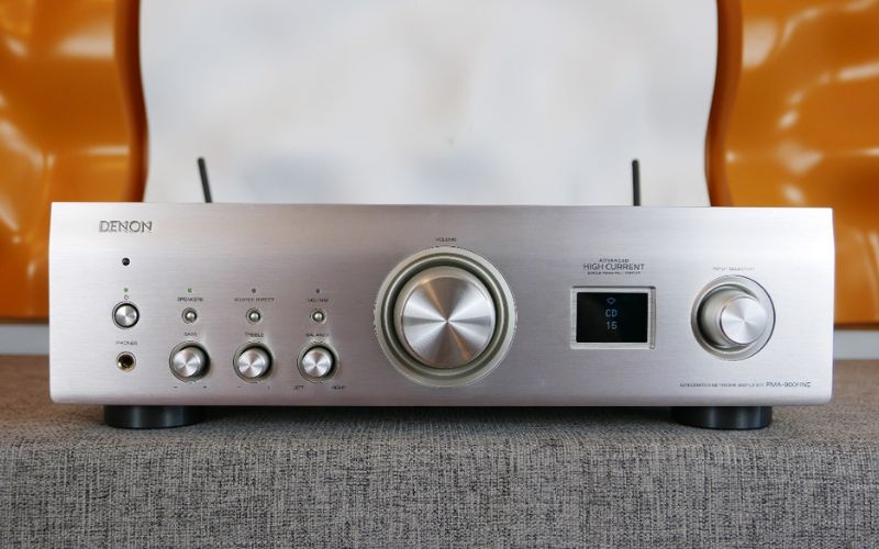 Mặt trước của amply Denon PMA-900HNESPE2