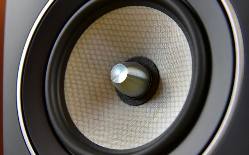Củ loa mid-bass 6 inch có công nghệ hình nón hỗn hợp