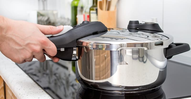 Nồi áp suất không mở được nắp