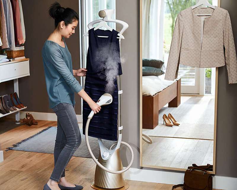 Bàn ủi hơi nước đứng làm phẳng quần áo nhanh chóng