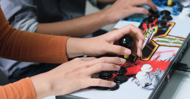 Trải nghiệm chơi game thùng cùng bộ máy chơi game box Pandora 4S