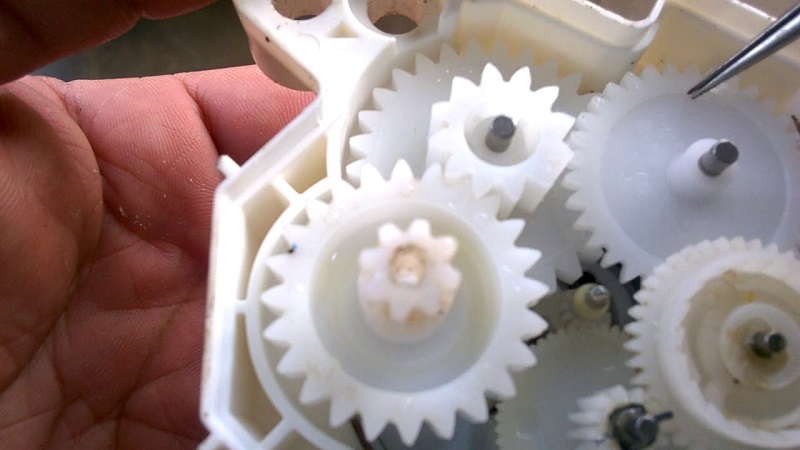 Cách khắc phục lỗi Eb máy giặt Toshiba do motor xả bị hư