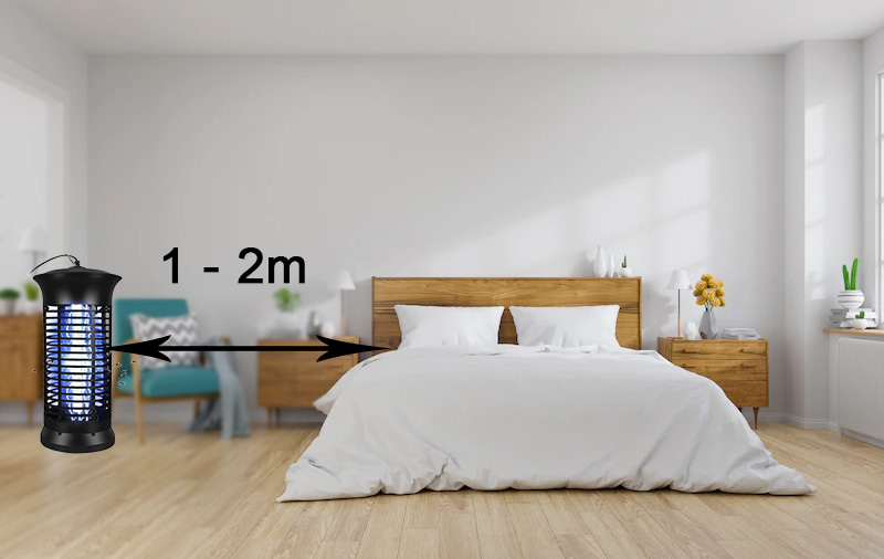 Đặt đèn đuổi muỗi cách giường 1-2m