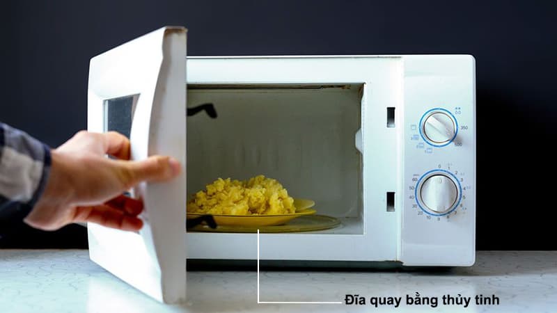Đĩa quay bên trong lò vi sóng