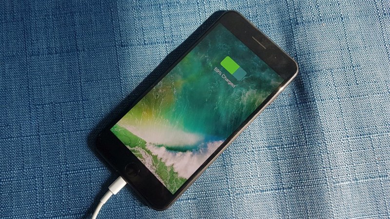 Không cần sạc pin iPhone đầy 100%
